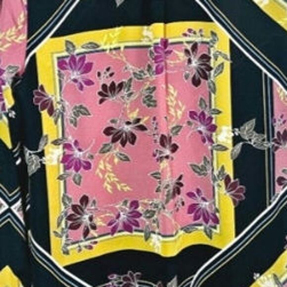 Apt. 9 Button-Up Blouse Women's Size M Abstract Floral Pockets Business Casual - Picture 7 of 7